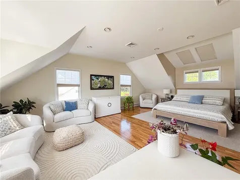 59 Peaceful Way Portsmouth RI 02871