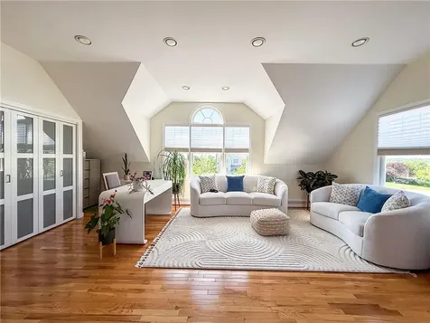 59 Peaceful Way Portsmouth RI 02871