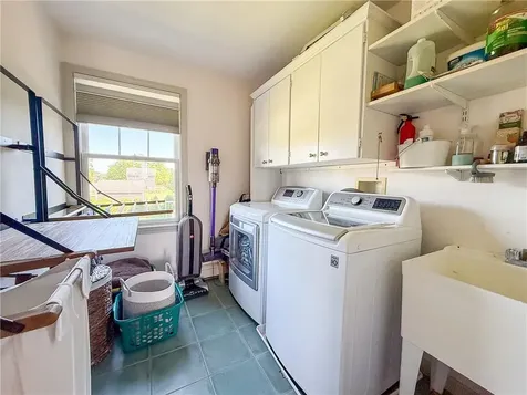 59 Peaceful Way Portsmouth RI 02871