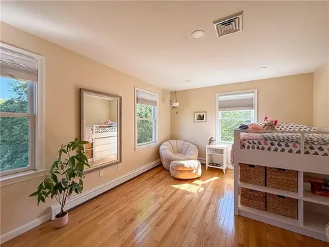 59 Peaceful Way Portsmouth RI 02871