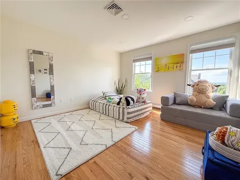 59 Peaceful Way Portsmouth RI 02871