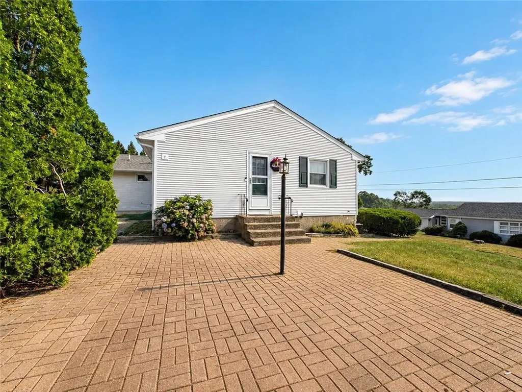 10 Grandview Drive Cumberland RI 02864
