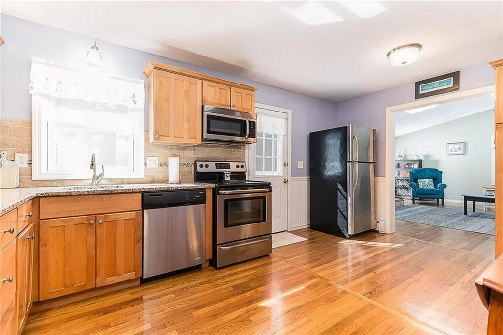6 Christopher Street South Kingstown RI 02879