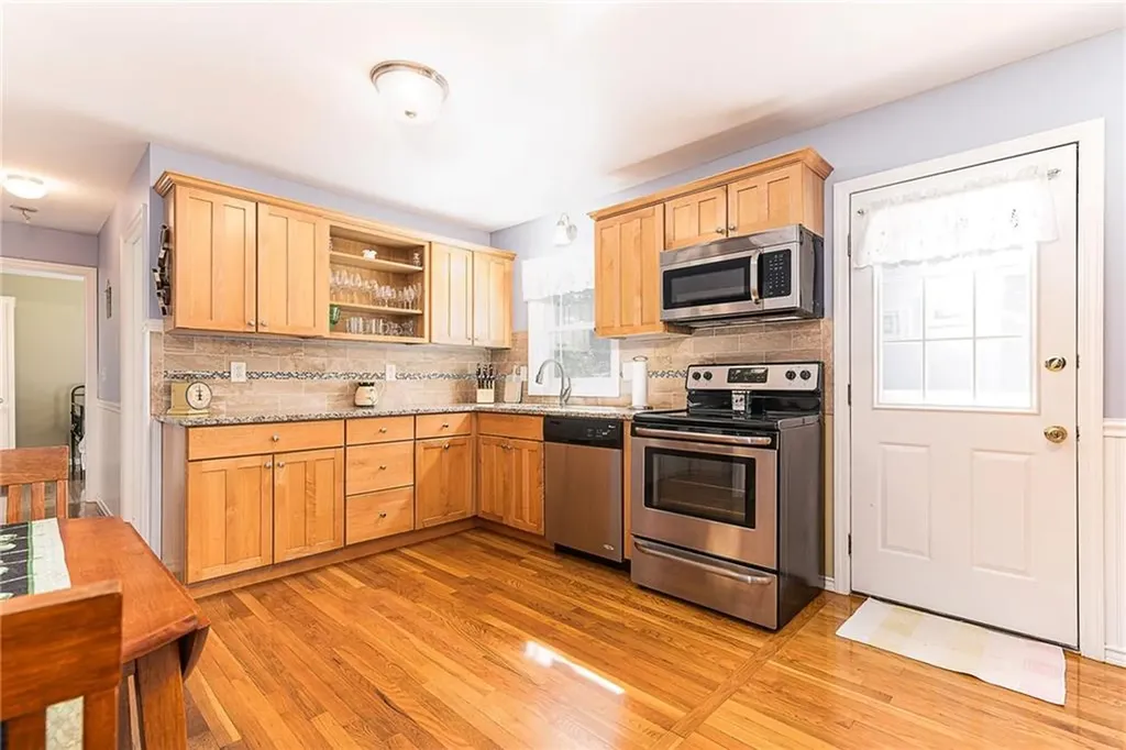 6 Christopher Street South Kingstown RI 02879
