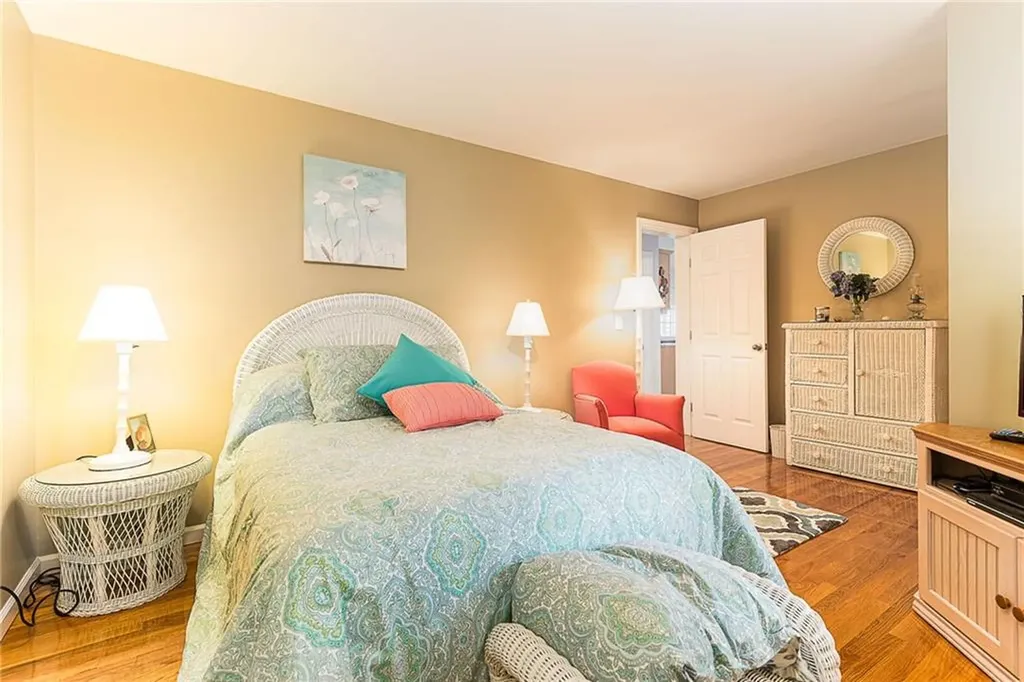 6 Christopher Street South Kingstown RI 02879