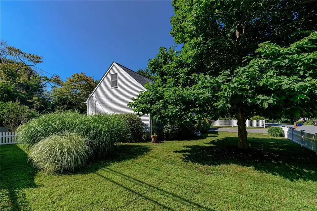 6 Christopher Street South Kingstown RI 02879