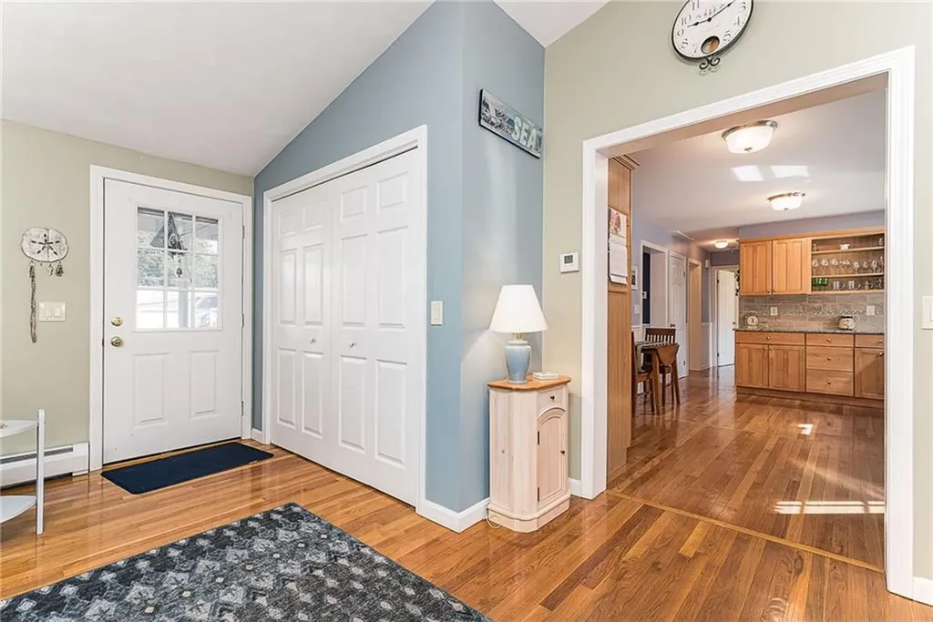 6 Christopher Street South Kingstown RI 02879