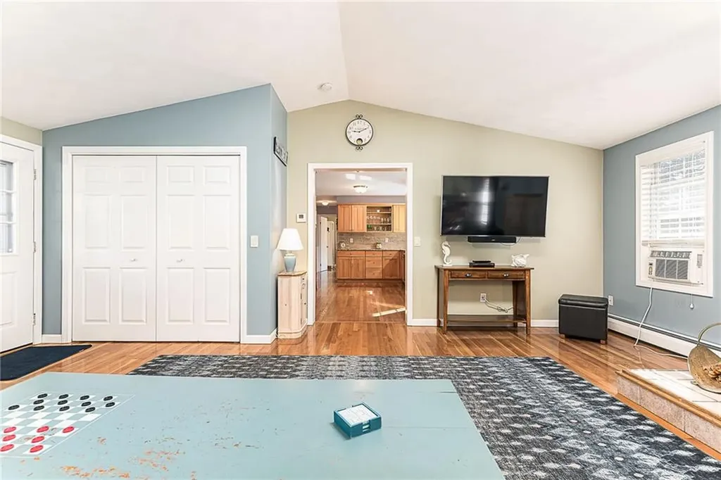 6 Christopher Street South Kingstown RI 02879