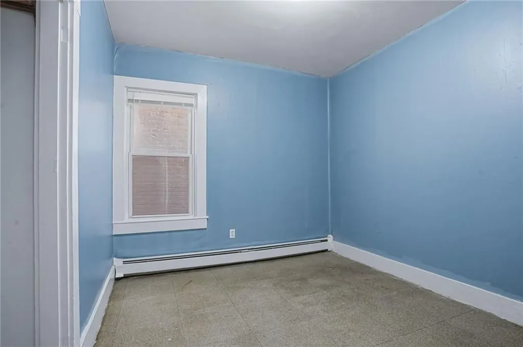 913 Social Street Woonsocket RI 02895