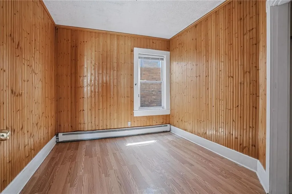 913 Social Street Woonsocket RI 02895