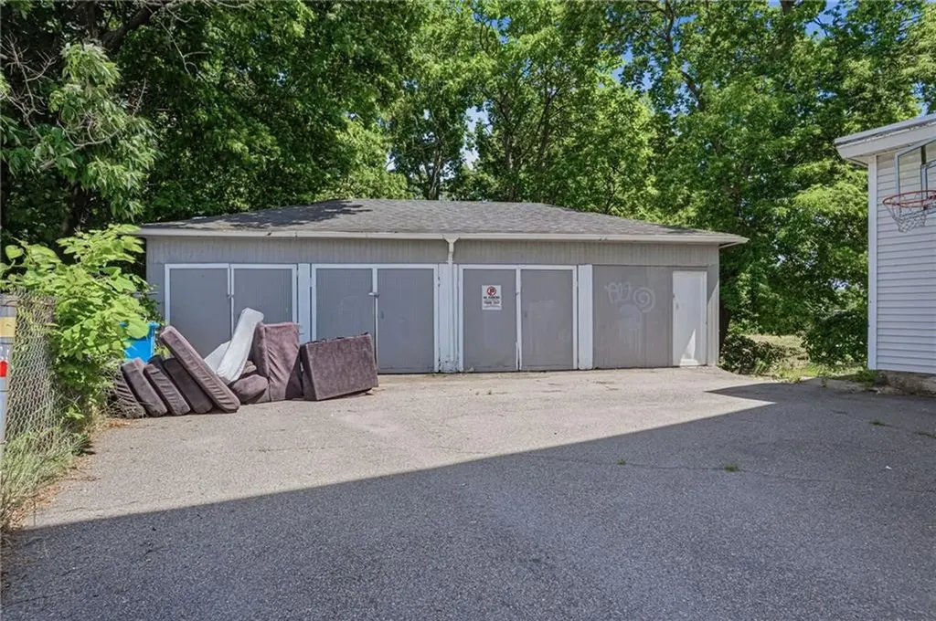 913 Social Street Woonsocket RI 02895