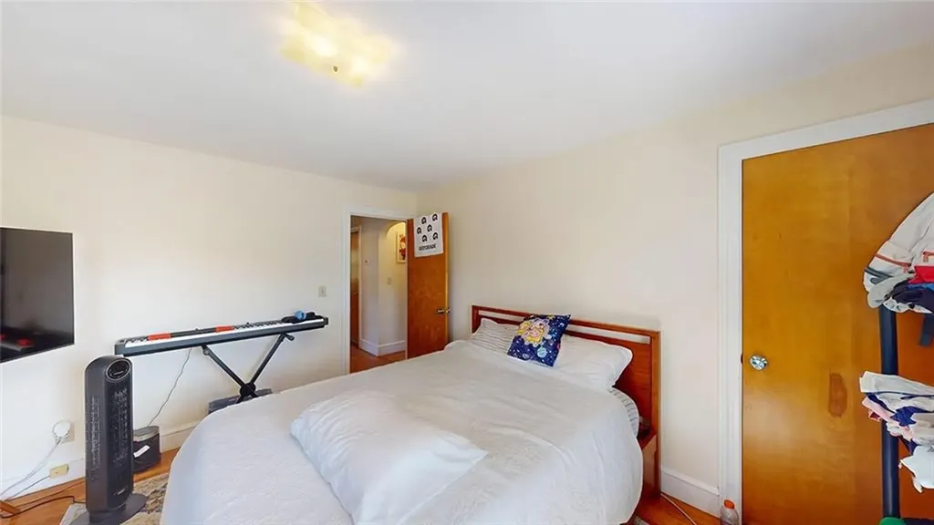 23 Iona Street Providence RI 02908
