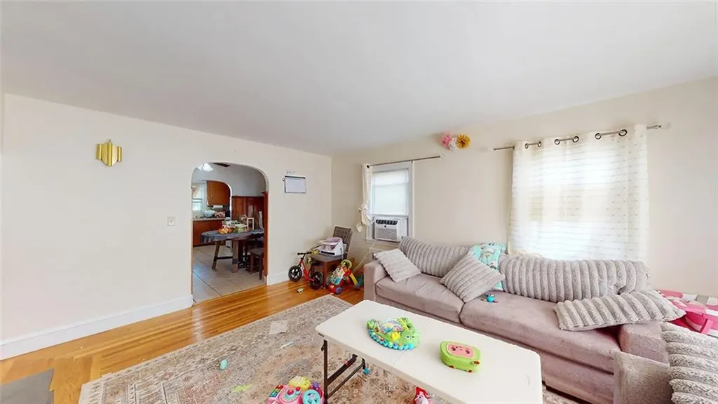 23 Iona Street Providence RI 02908
