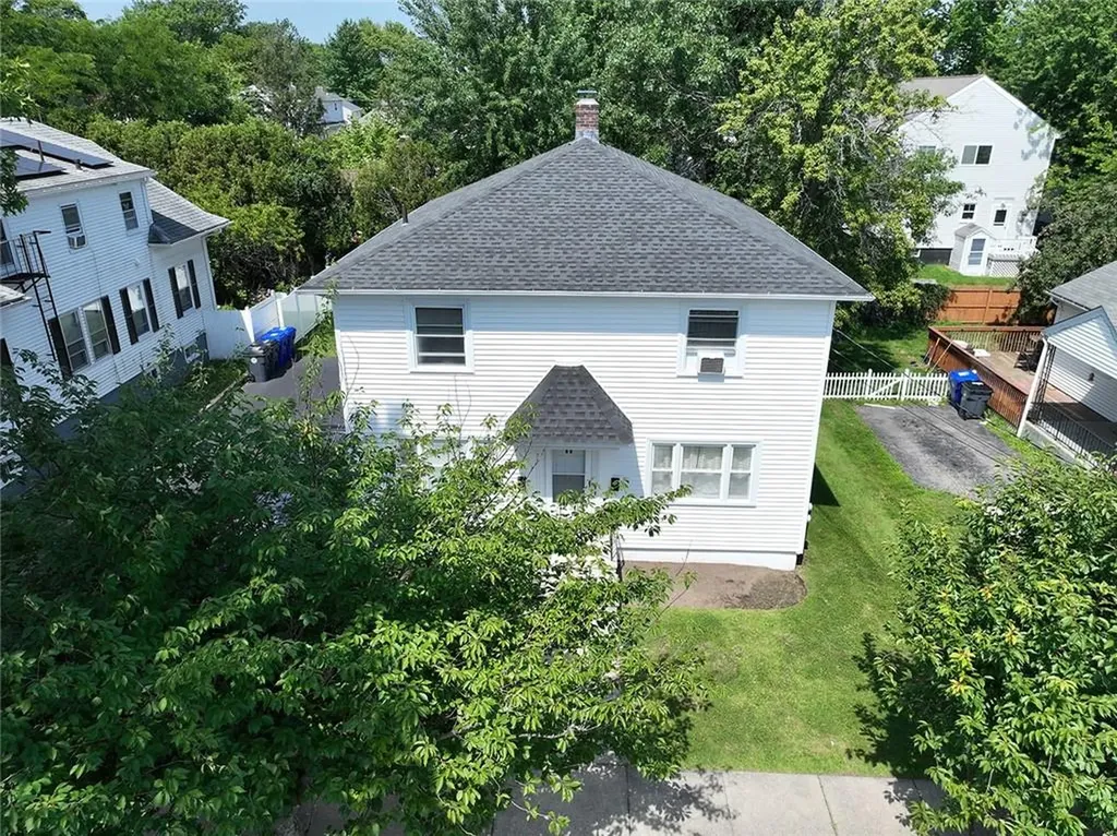 23 Iona Street Providence RI 02908