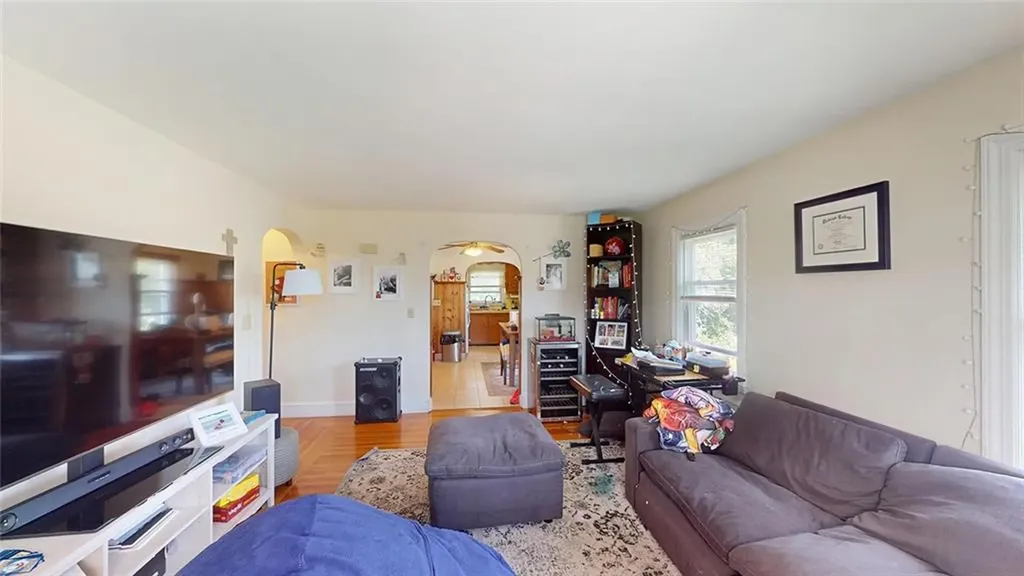 23 Iona Street Providence RI 02908
