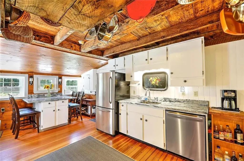 1263 Drift Road Westport MA 02790
