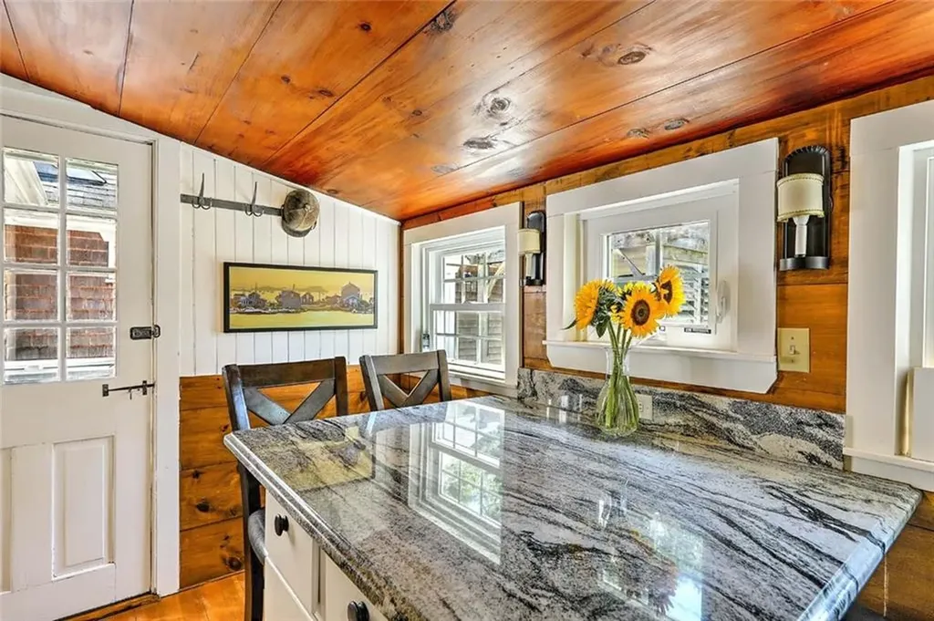 1263 Drift Road Westport MA 02790