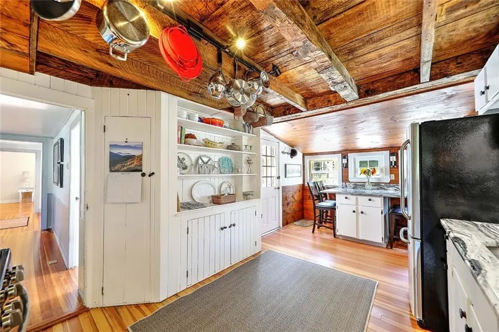 1263 Drift Road Westport MA 02790