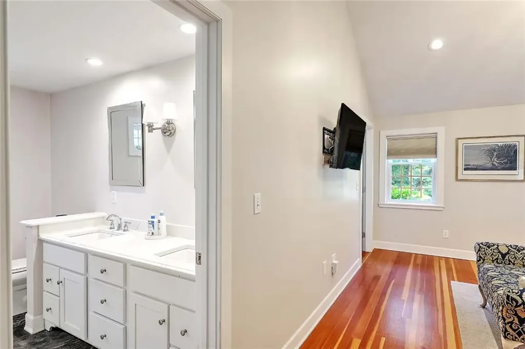 1263 Drift Road Westport MA 02790