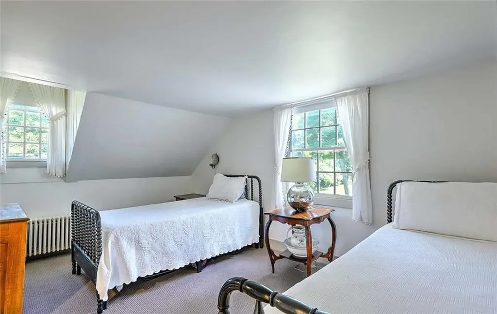 1263 Drift Road Westport MA 02790