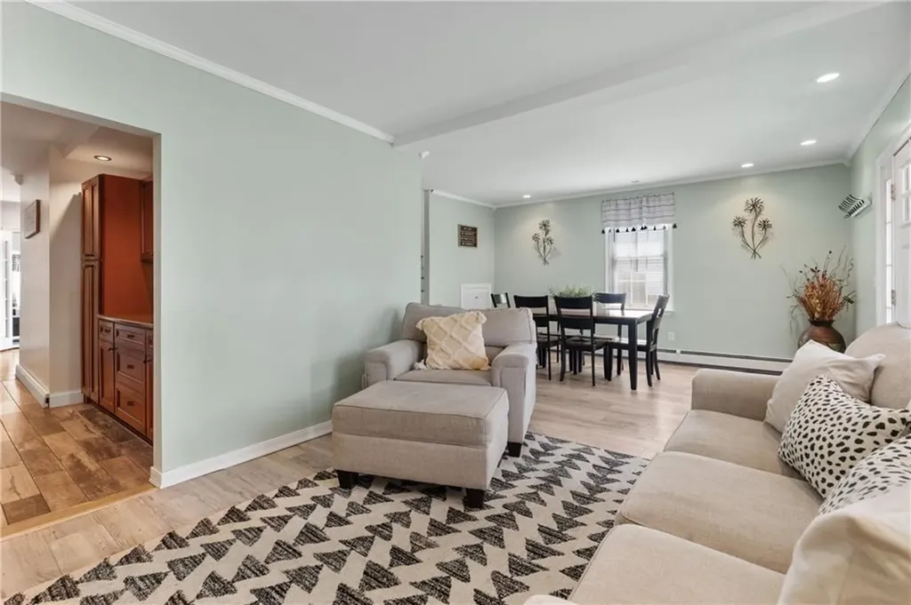 86 Mowry Avenue East Providence RI 02914
