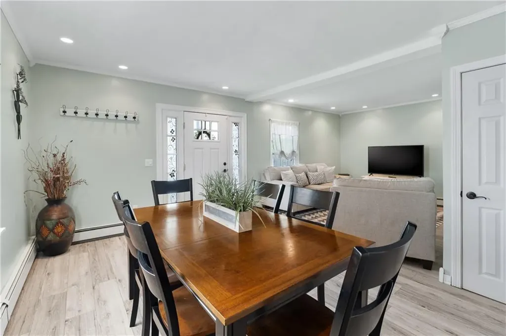 86 Mowry Avenue East Providence RI 02914