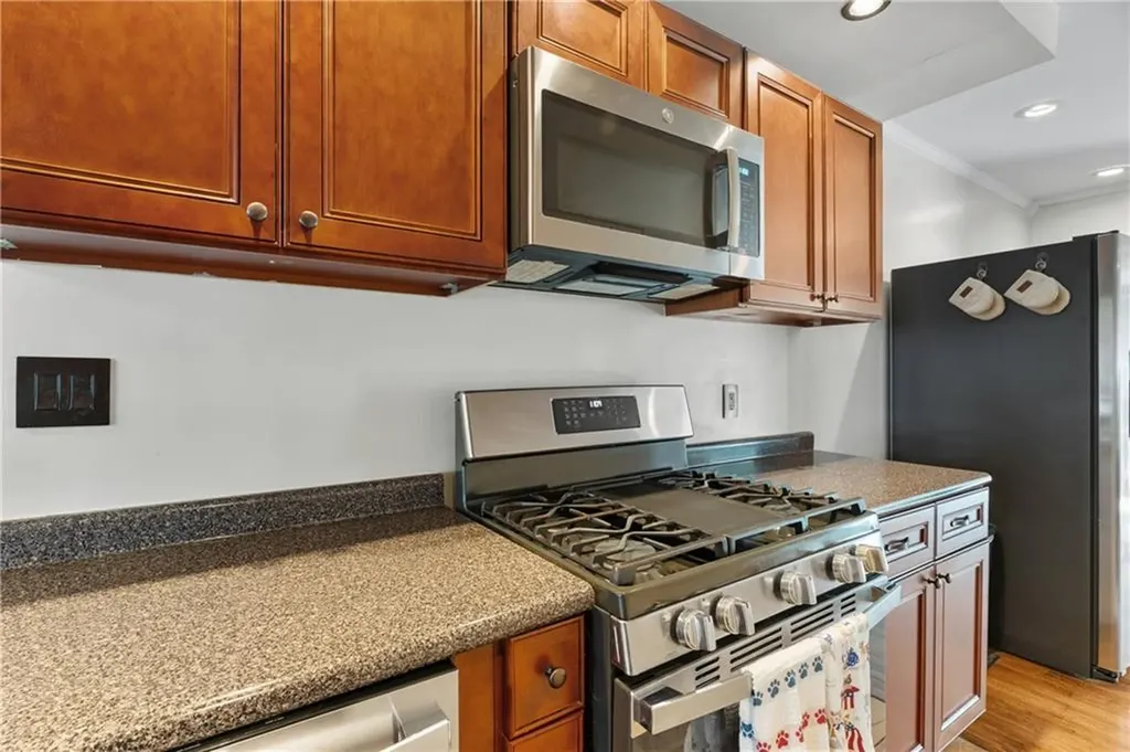 86 Mowry Avenue East Providence RI 02914