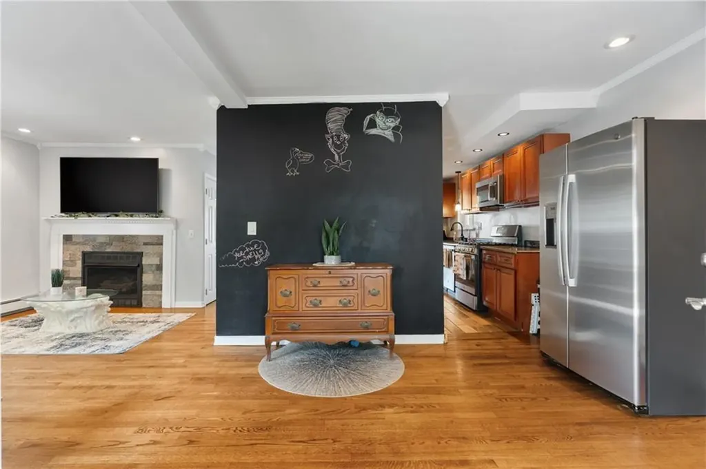86 Mowry Avenue East Providence RI 02914