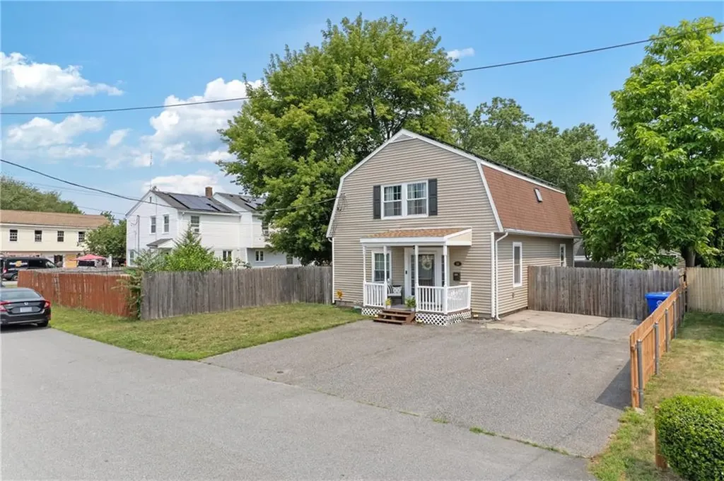 86 Mowry Avenue East Providence RI 02914