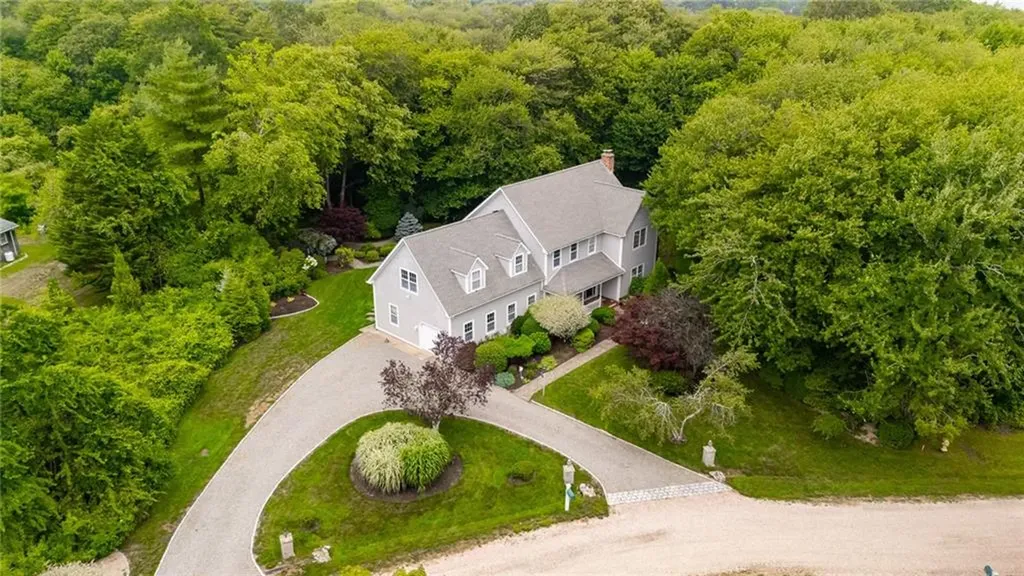 15 Kendall Court Narragansett RI 02882