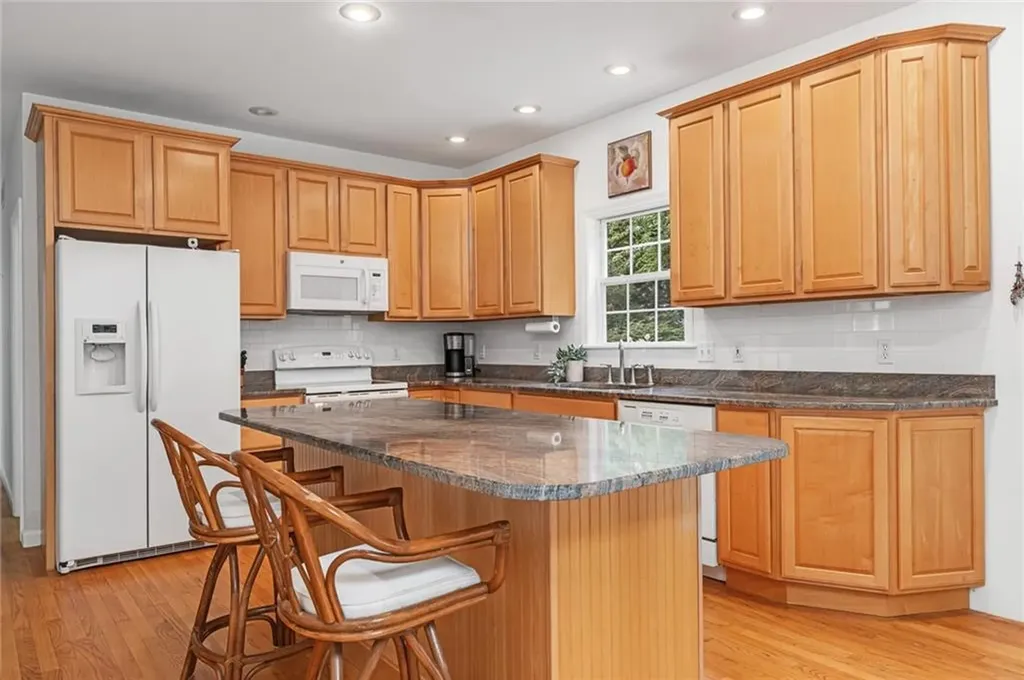 15 Kendall Court Narragansett RI 02882