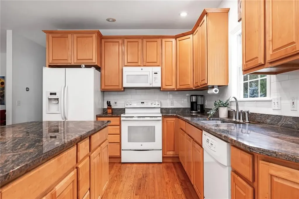 15 Kendall Court Narragansett RI 02882