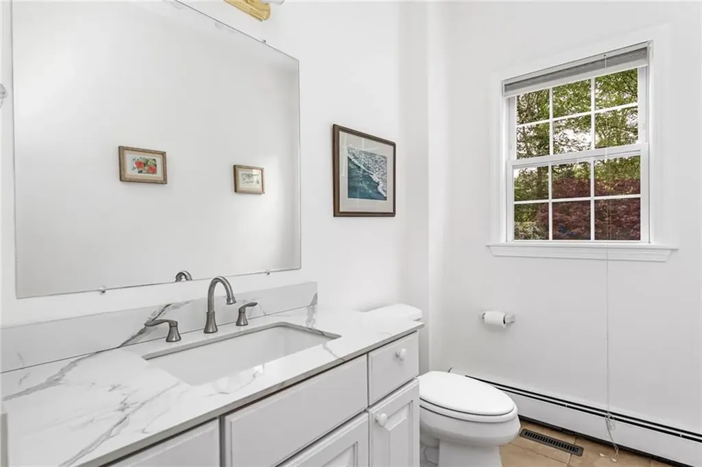 15 Kendall Court Narragansett RI 02882
