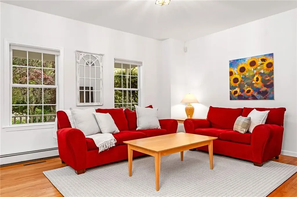 15 Kendall Court Narragansett RI 02882