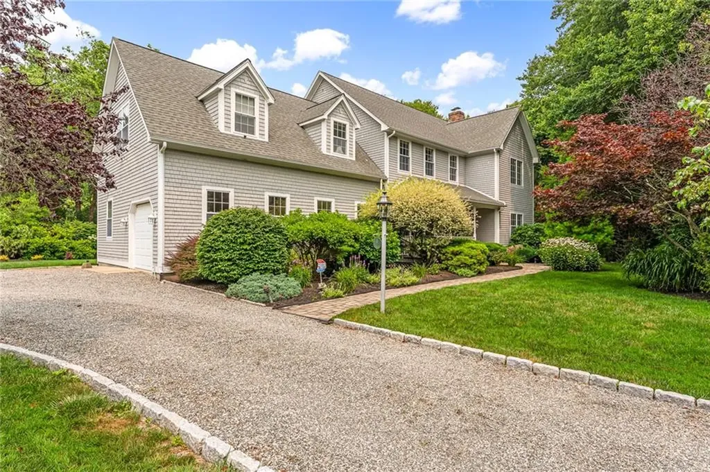 15 Kendall Court Narragansett RI 02882