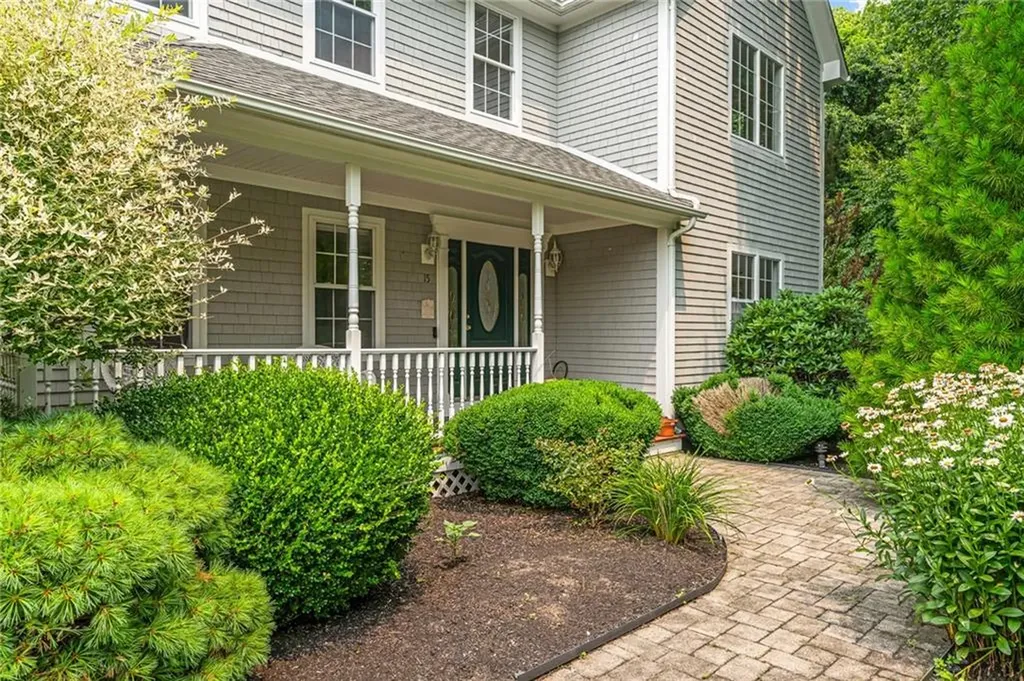15 Kendall Court Narragansett RI 02882