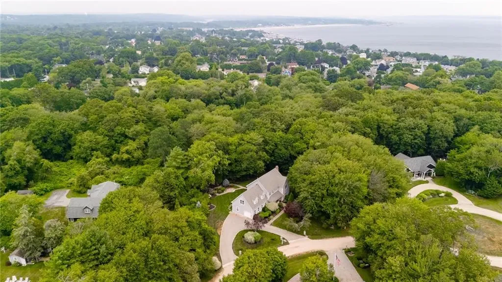 15 Kendall Court Narragansett RI 02882