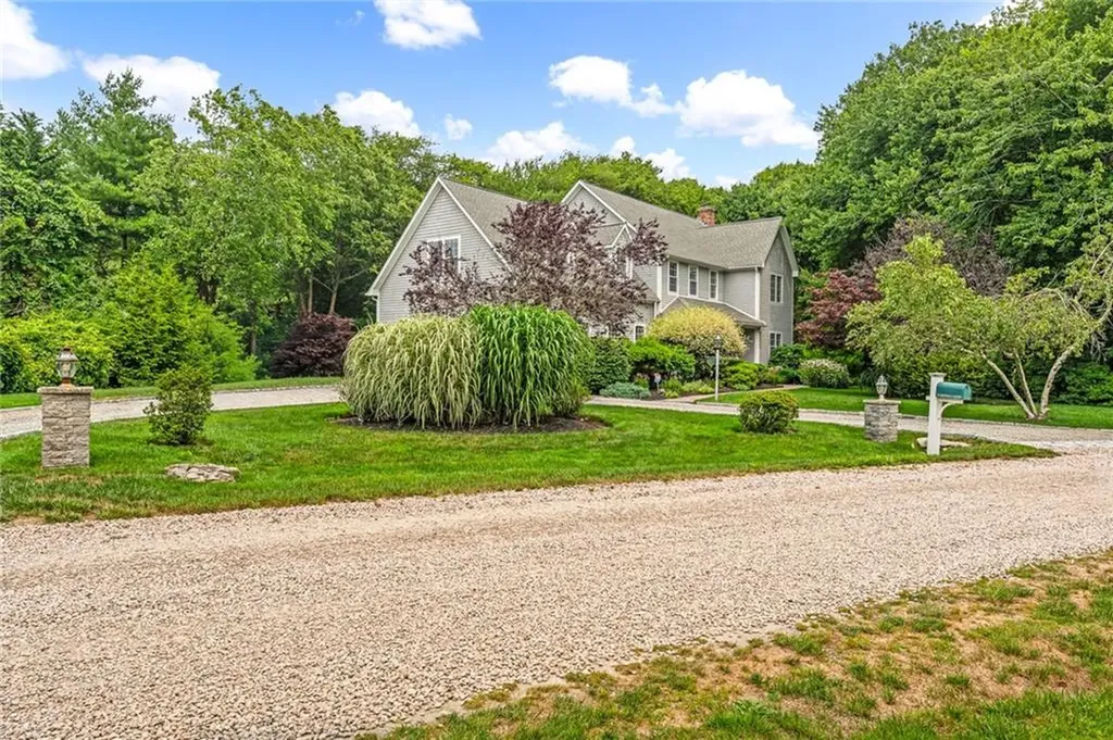 15 Kendall Court Narragansett RI 02882