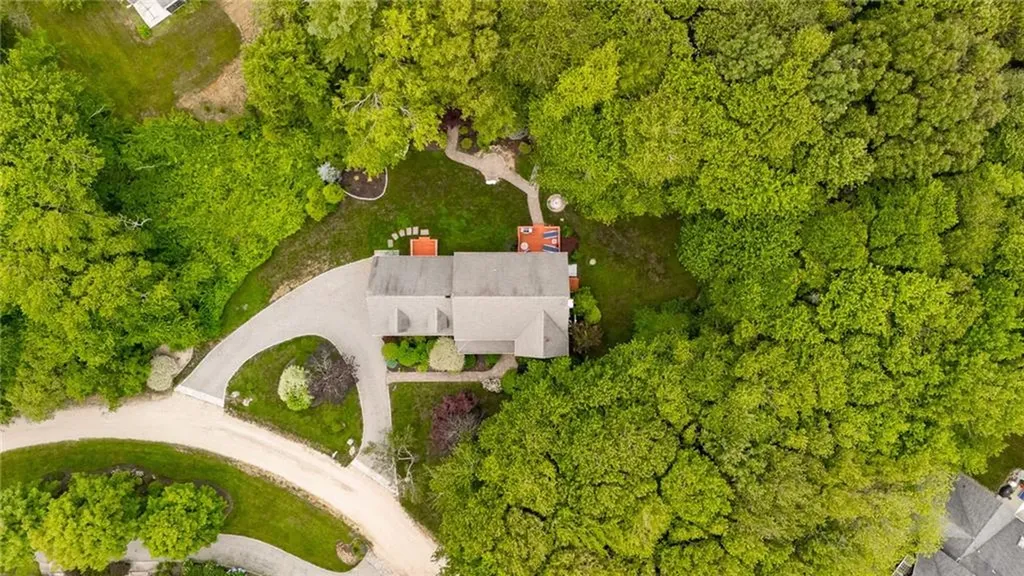 15 Kendall Court Narragansett RI 02882