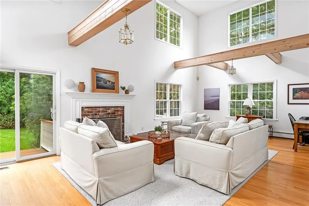 15 Kendall Court Narragansett RI 02882