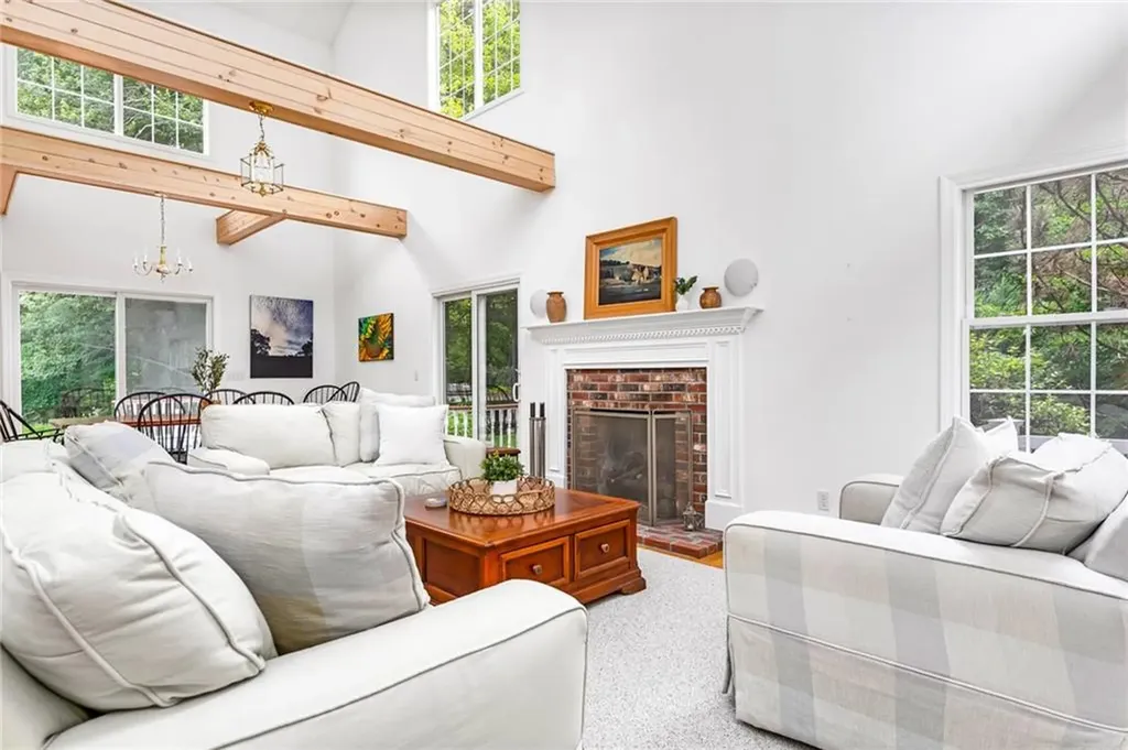 15 Kendall Court Narragansett RI 02882