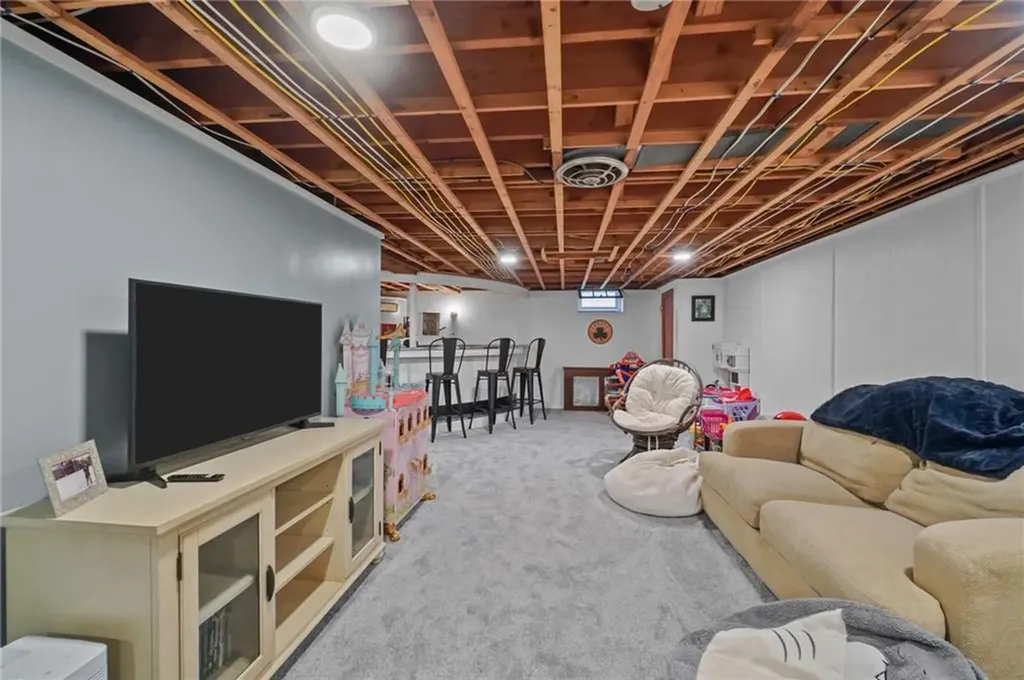 16 Red Cedar Drive Cranston RI 02920