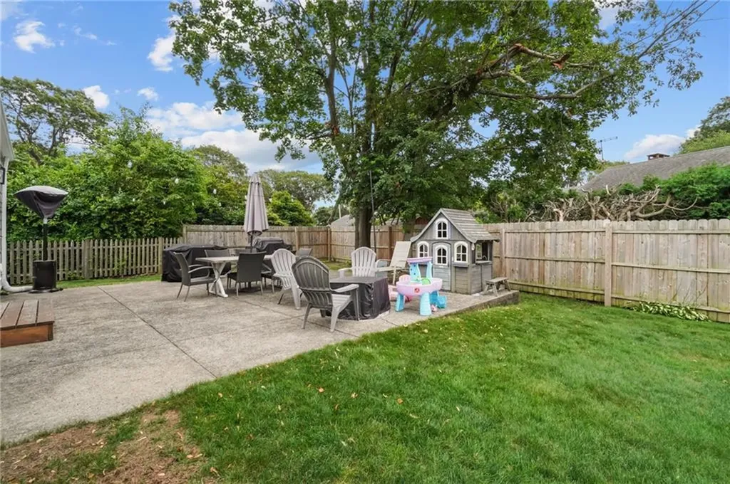 16 Red Cedar Drive Cranston RI 02920