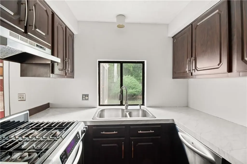 4156 Post Road Warwick RI 02818