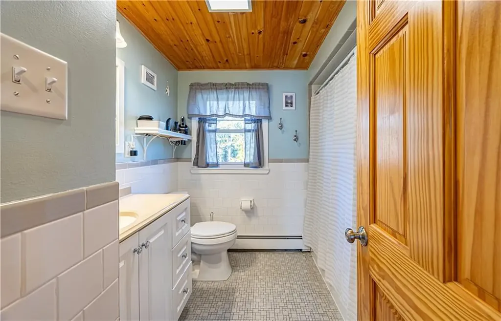51 Orchard Street North Smithfield RI 02896
