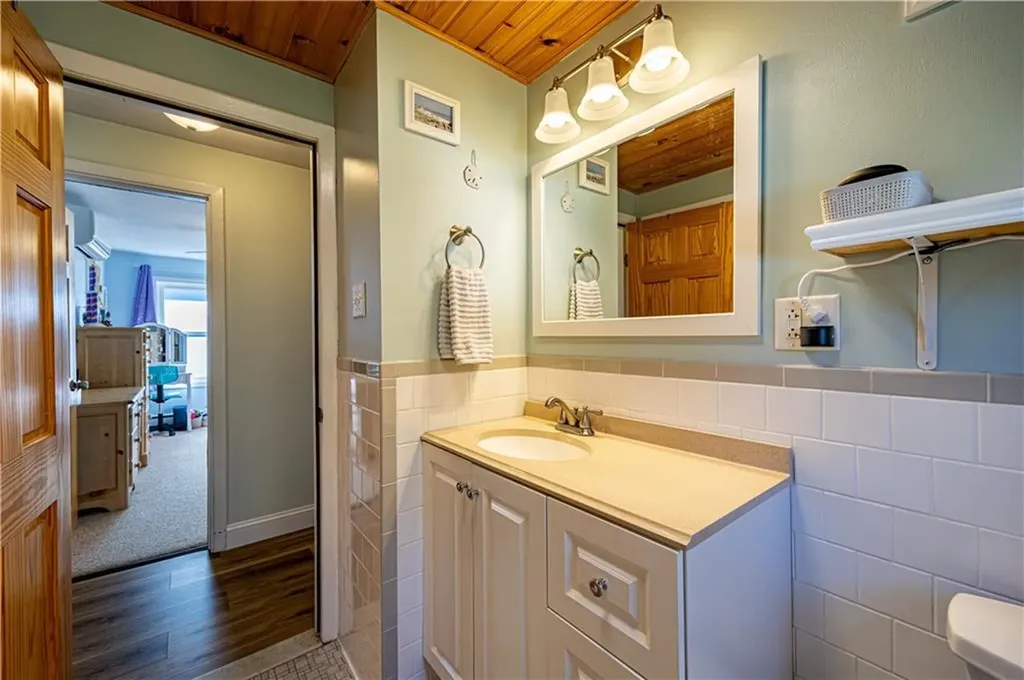51 Orchard Street North Smithfield RI 02896