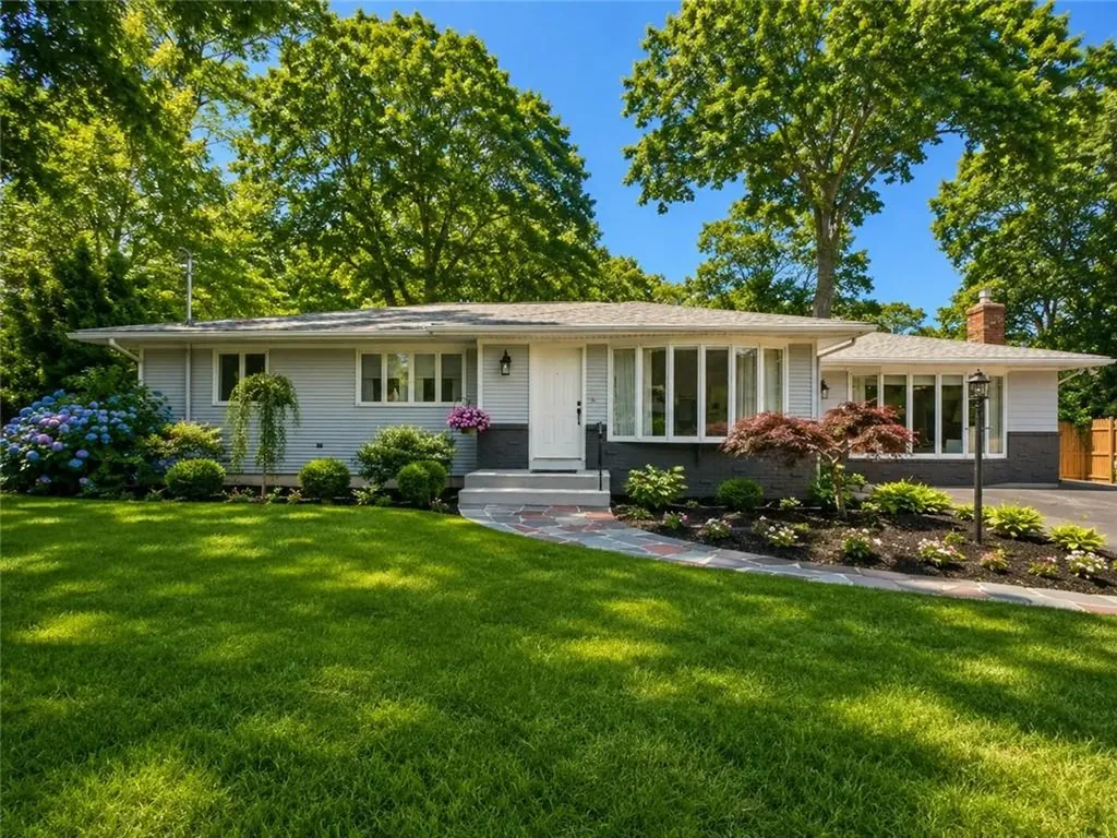 122 Spring Grove Avenue Warwick RI 02889