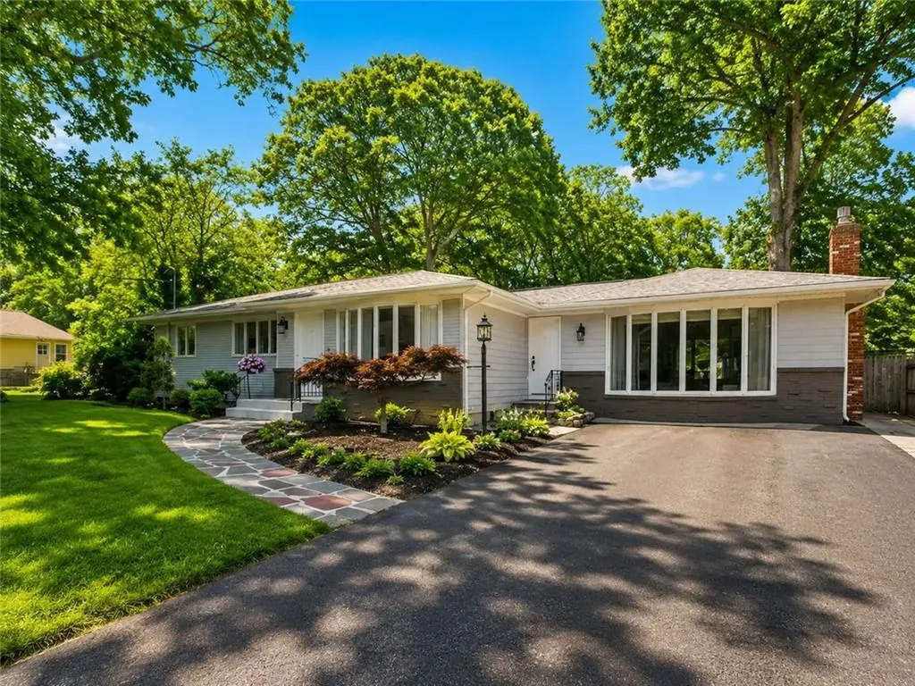 122 Spring Grove Avenue Warwick RI 02889