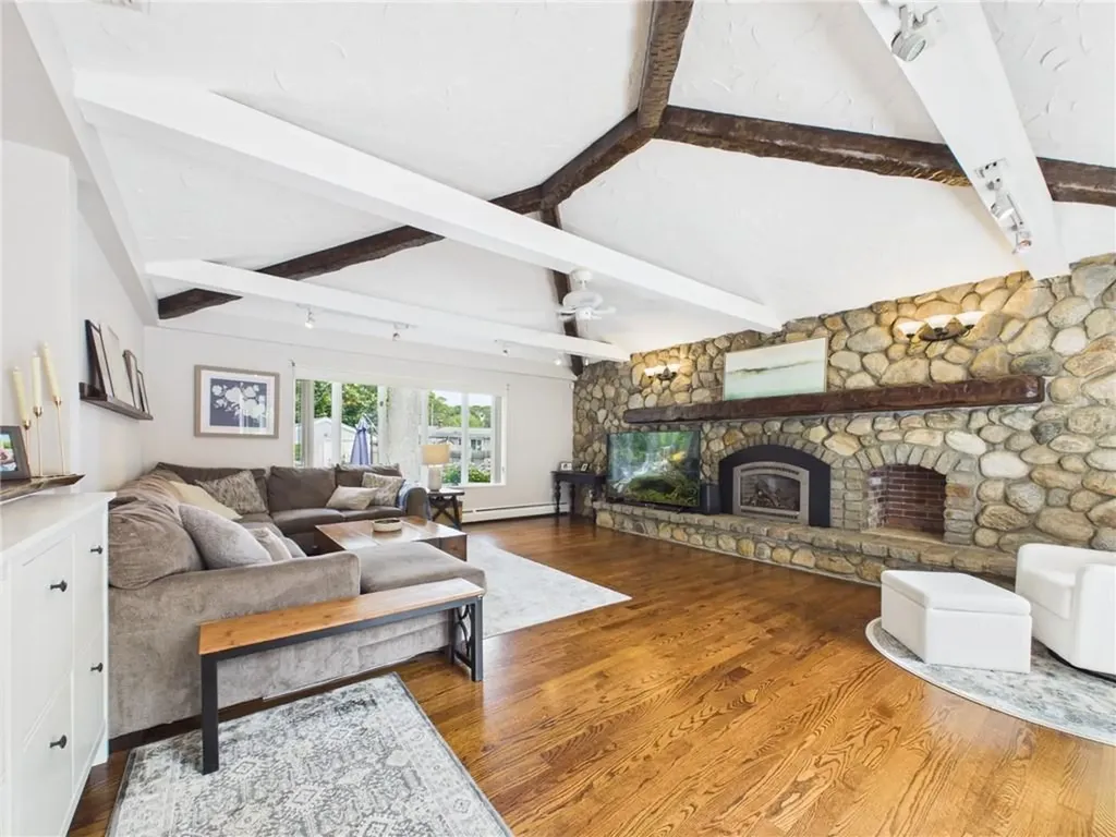 122 Spring Grove Avenue Warwick RI 02889