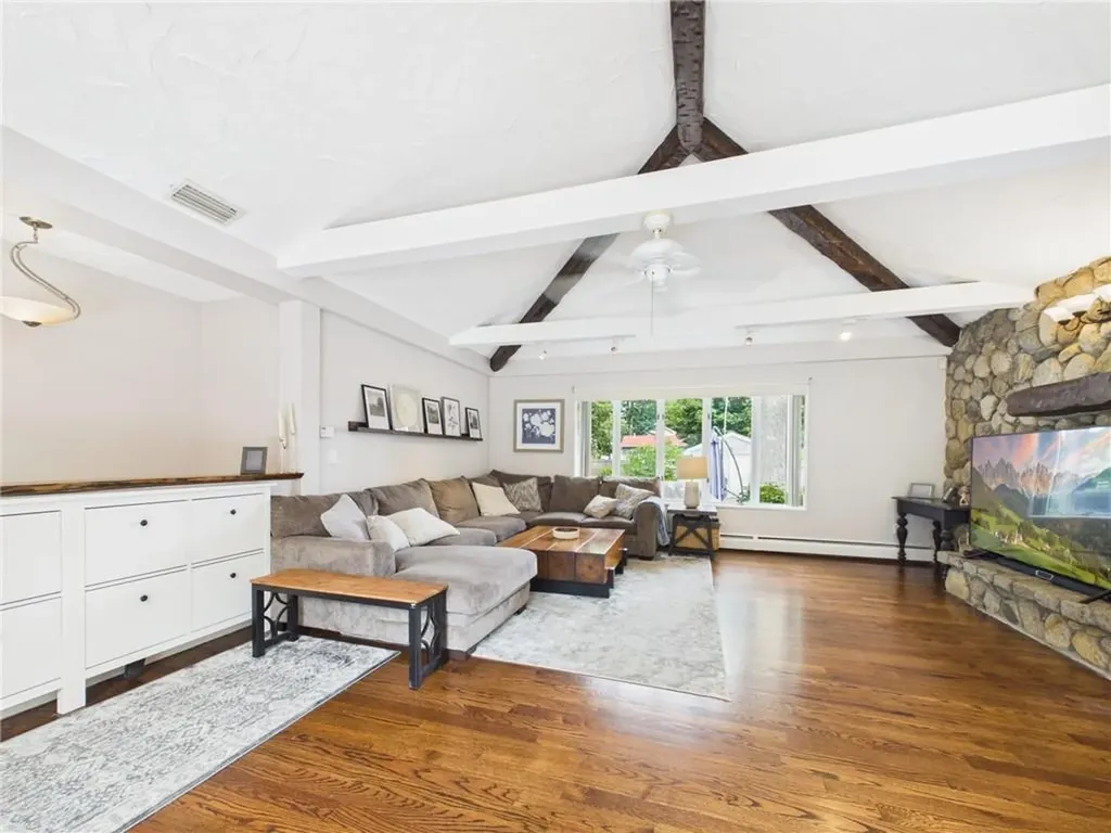 122 Spring Grove Avenue Warwick RI 02889